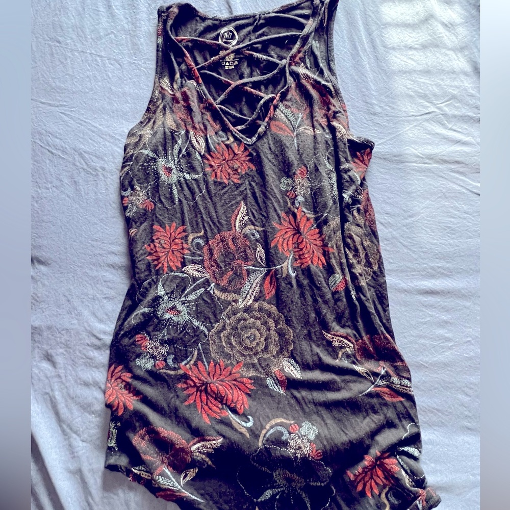 24/7 Strappy V-Neck Tank